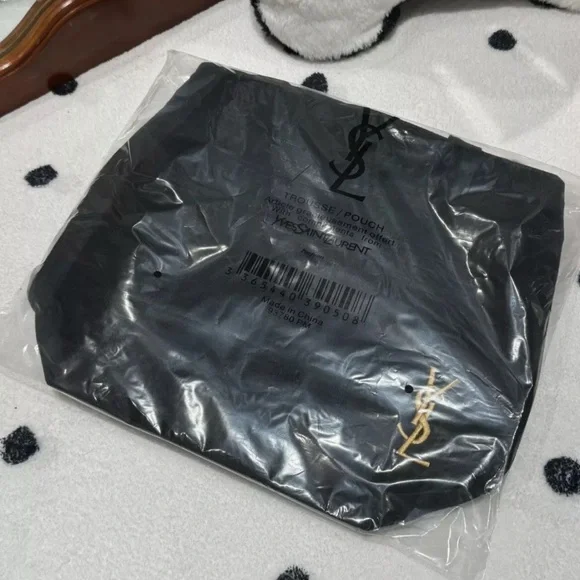 Yves Saint Laurent Tote - Embroidered Logos - Picture 7 of 8